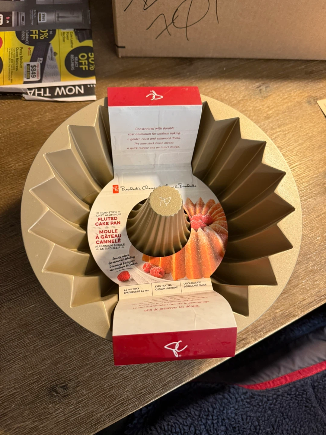 Non-Stick Cast Aluminum Fluted Cake Pan - photo 2