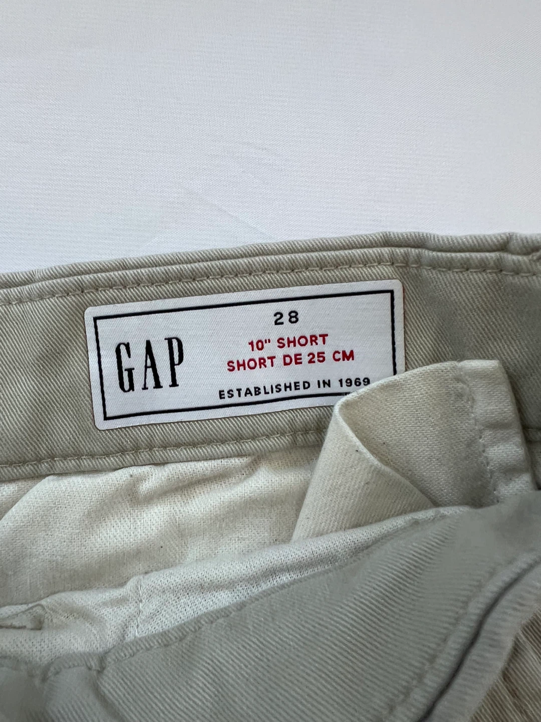 GAP Vintage Khaki Shorts - Size 28 10" Inseam - photo 2
