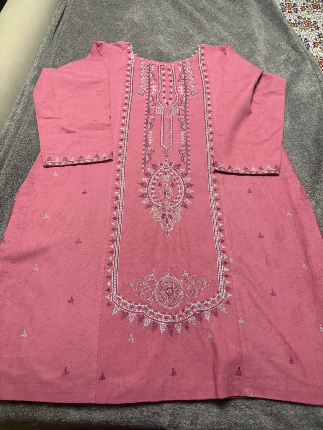 Pink Embroidered 3-Piece Lawn Suit - photo 3