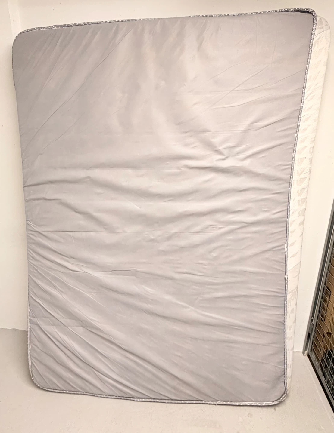 White Textured Mattress - photo 4
