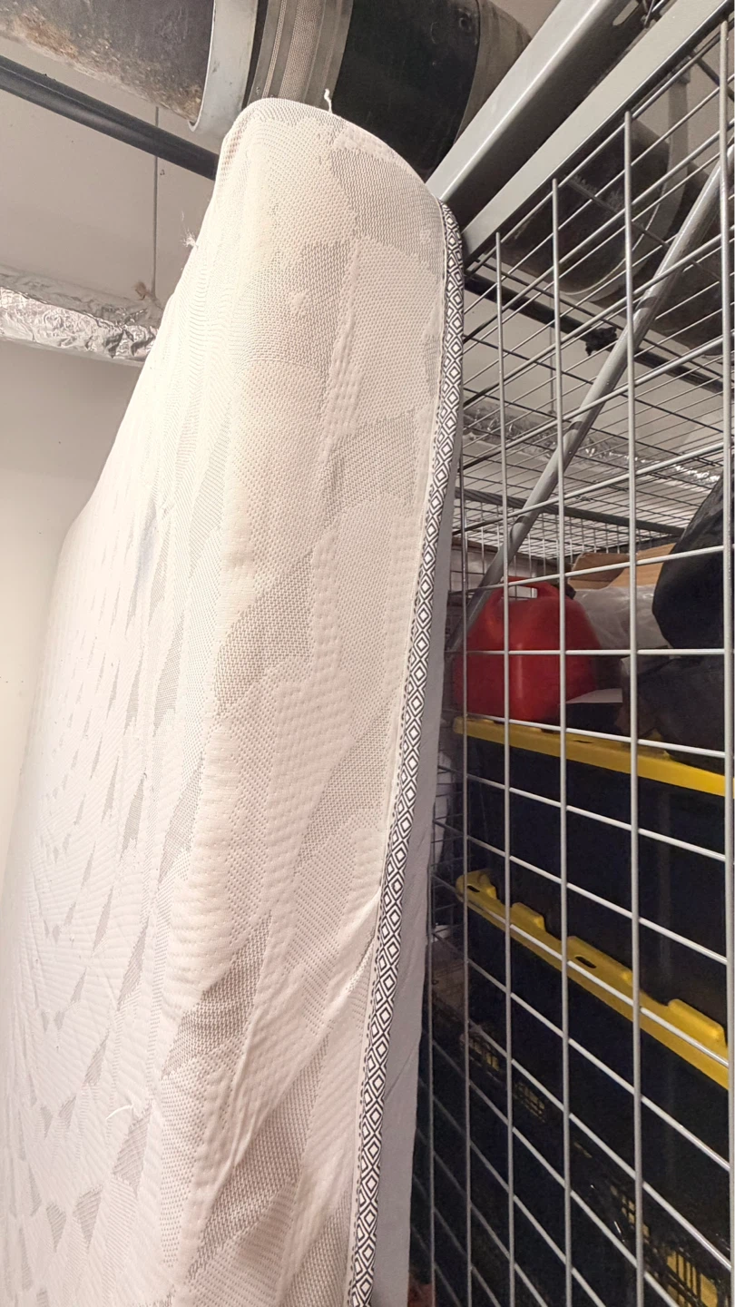 White Textured Mattress - photo 3