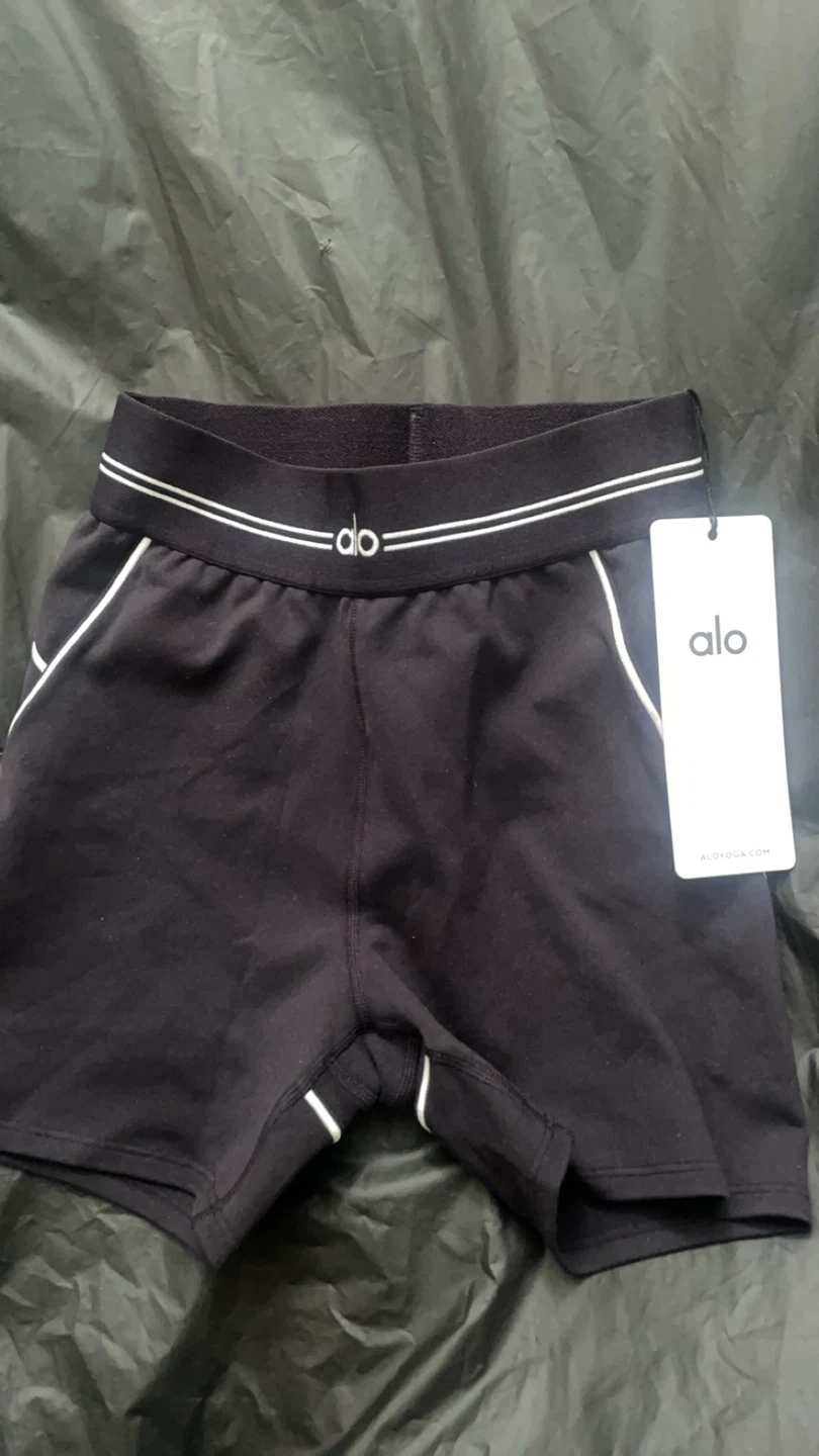 Alo Yoga Black Shorts XXS
