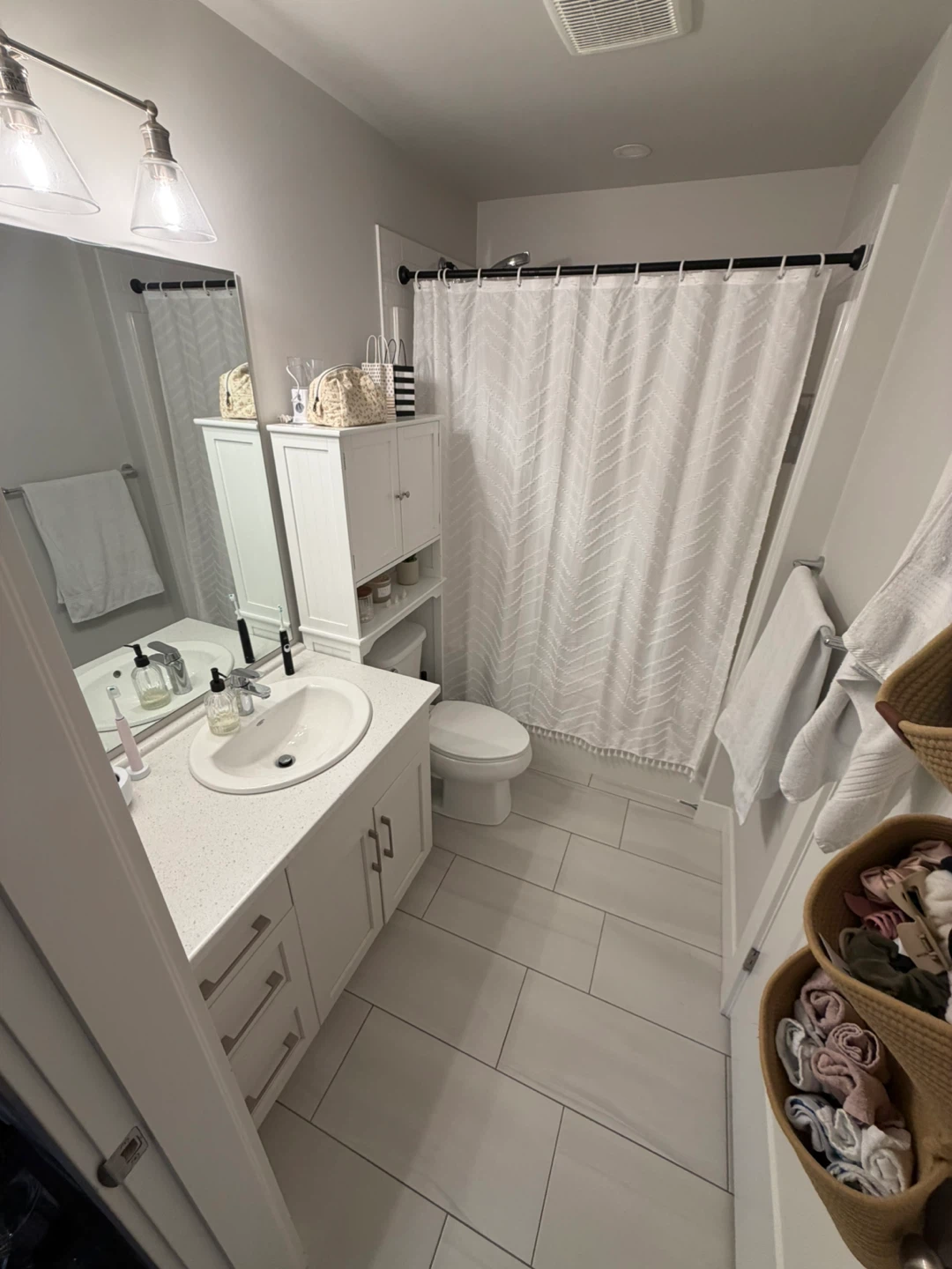 1 Bed 1 Bath Basement Suite - photo 5