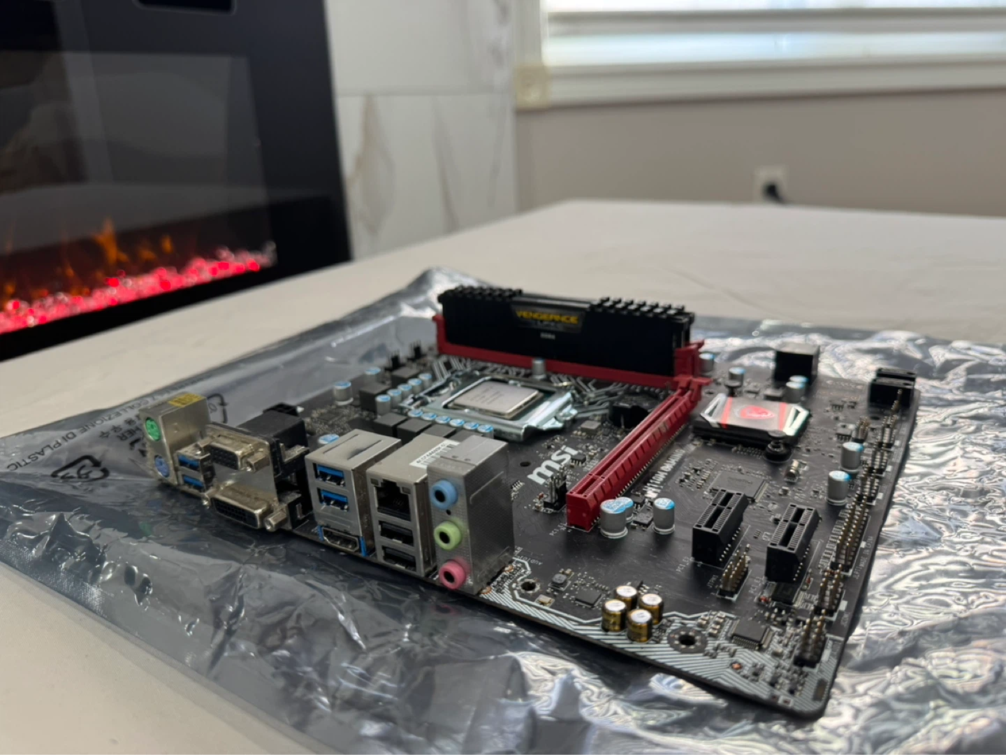 6TH Gen Intel CPU + MSI Gaming Board + 16GB DDR4 - photo 4