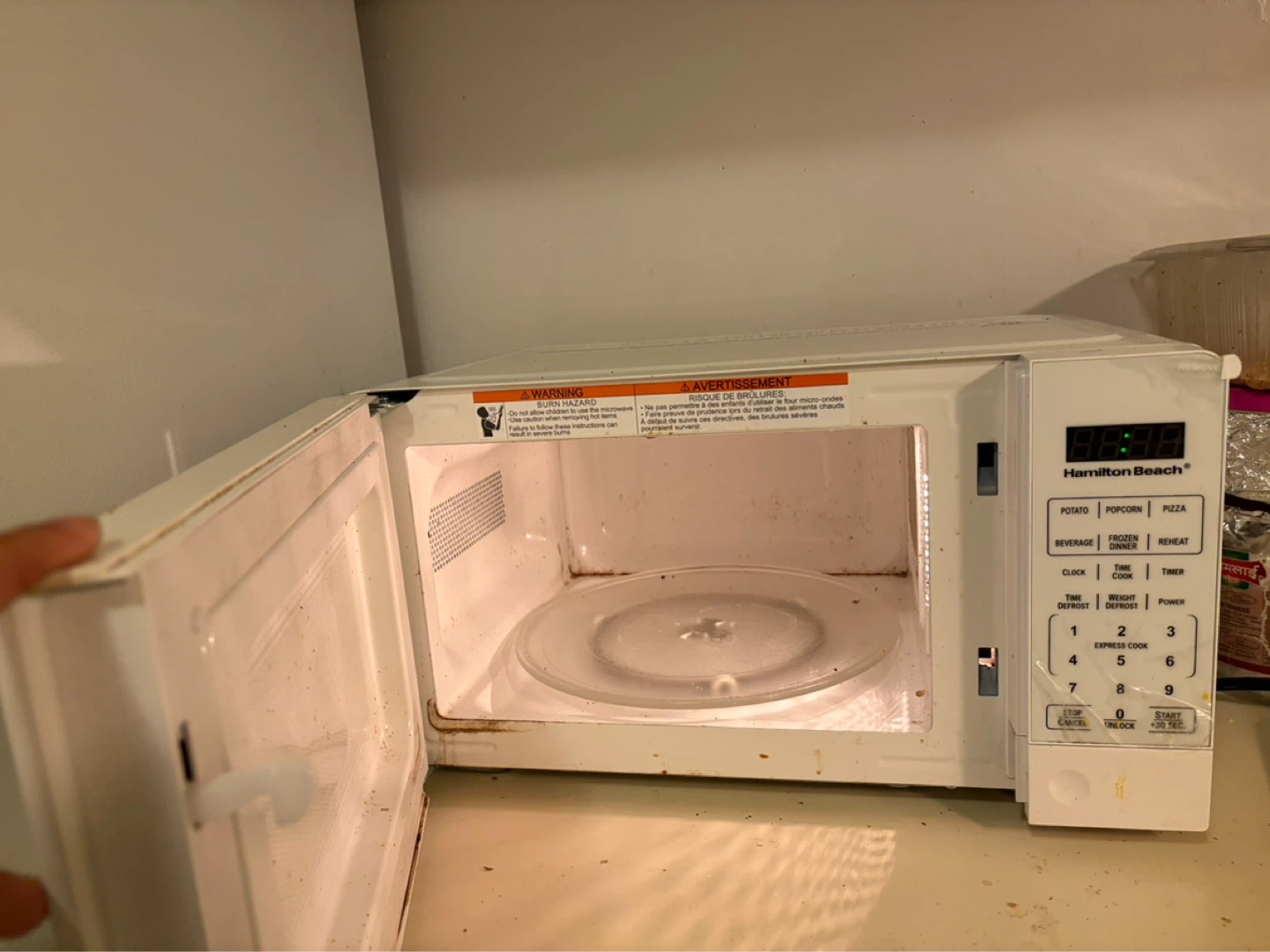 Hamilton Beach 0.7 cu. ft. Microwave Oven - White - photo 3