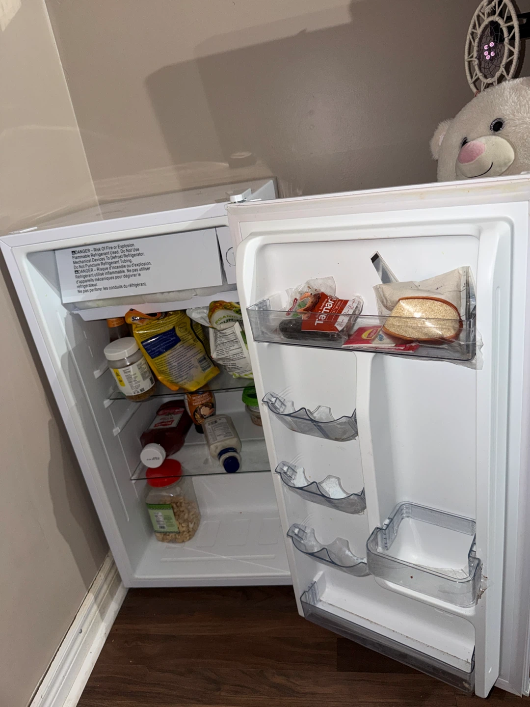 Hamilton Beach Mini Fridge - photo 2