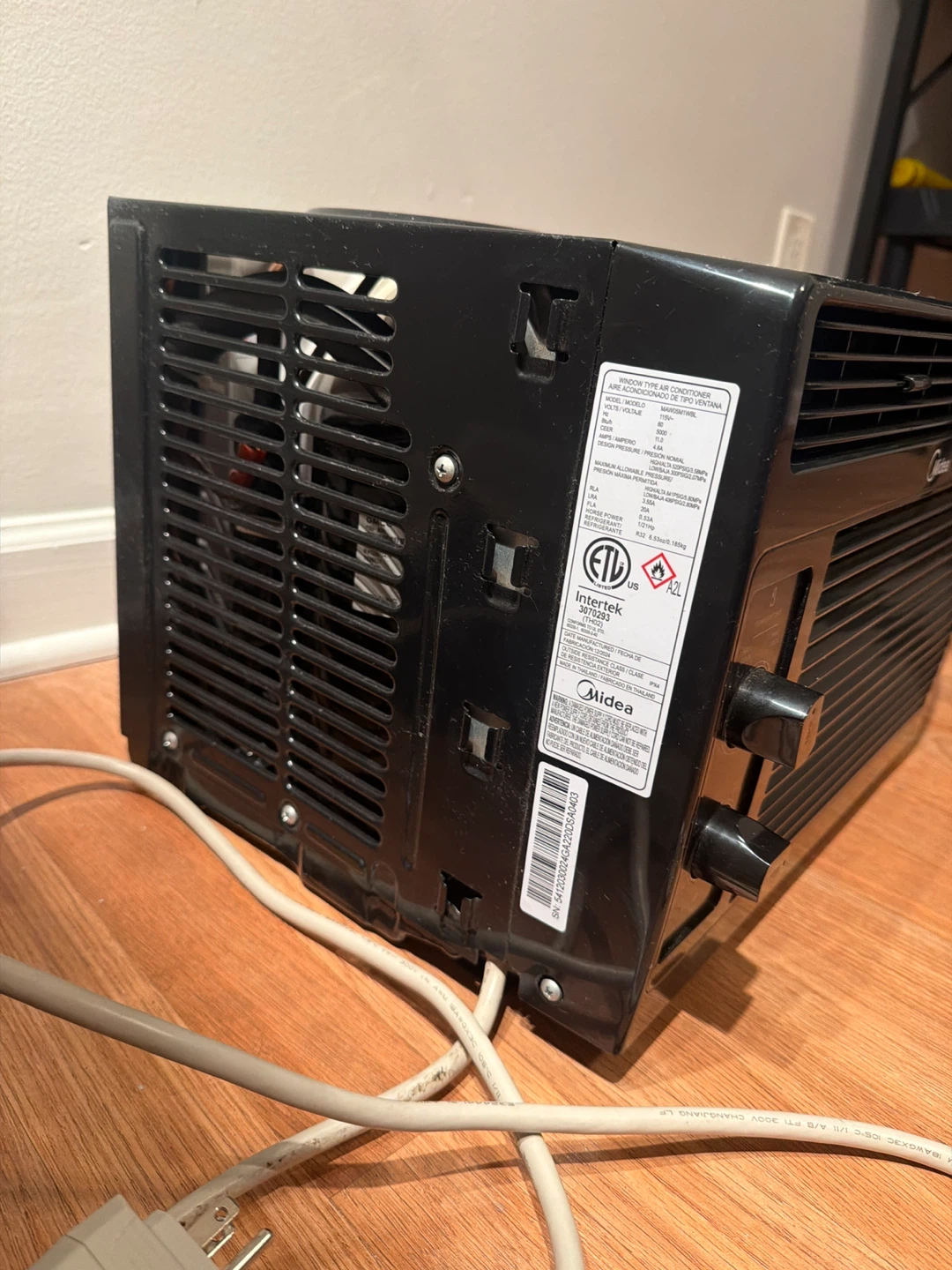Midea Window Air Conditioner - photo 4