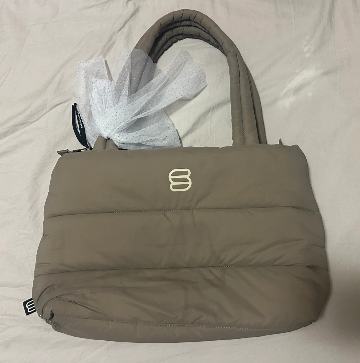 Well Loved Aritizia The Super Puffer Tote Bag (Ad Up= Available)