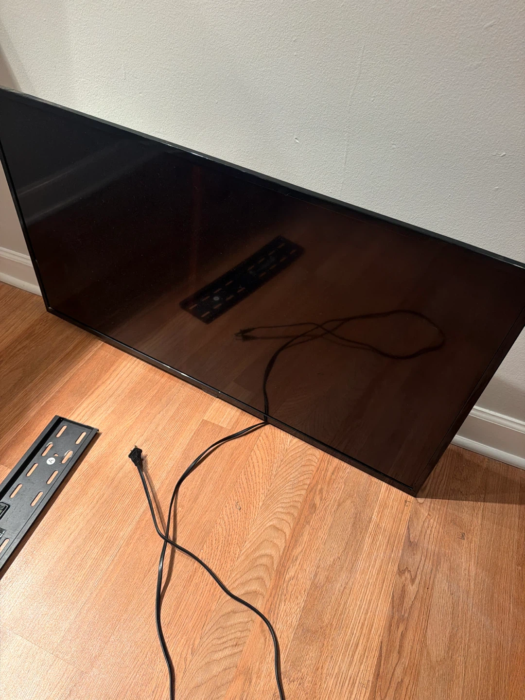 Insignia 42" LED TV | Model NS-42F201NA23
