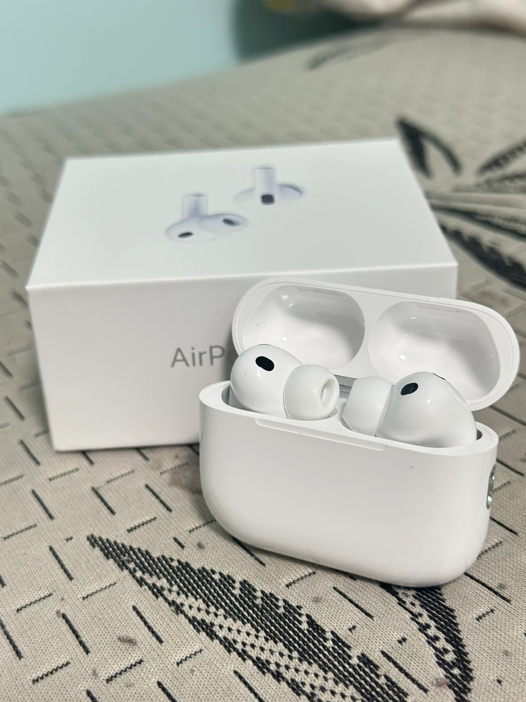 Apple AirPods Pro (3rd Generation) with Charging Case - photo 2