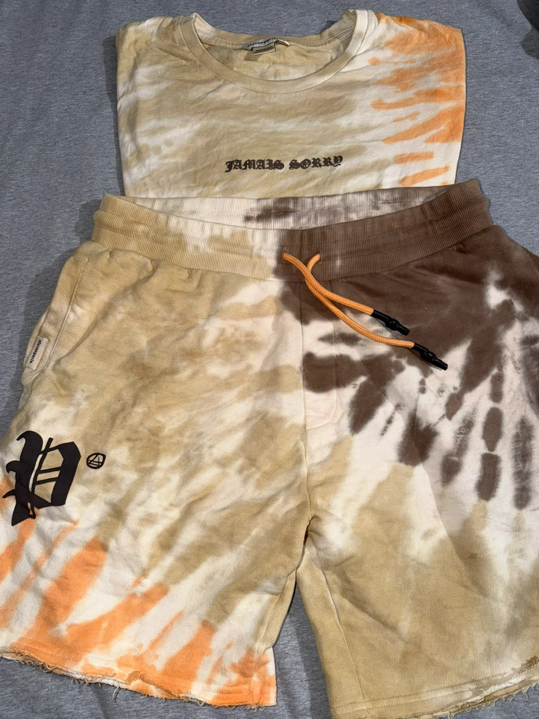 Aleven paris . T-Shirt and Shorts Set
