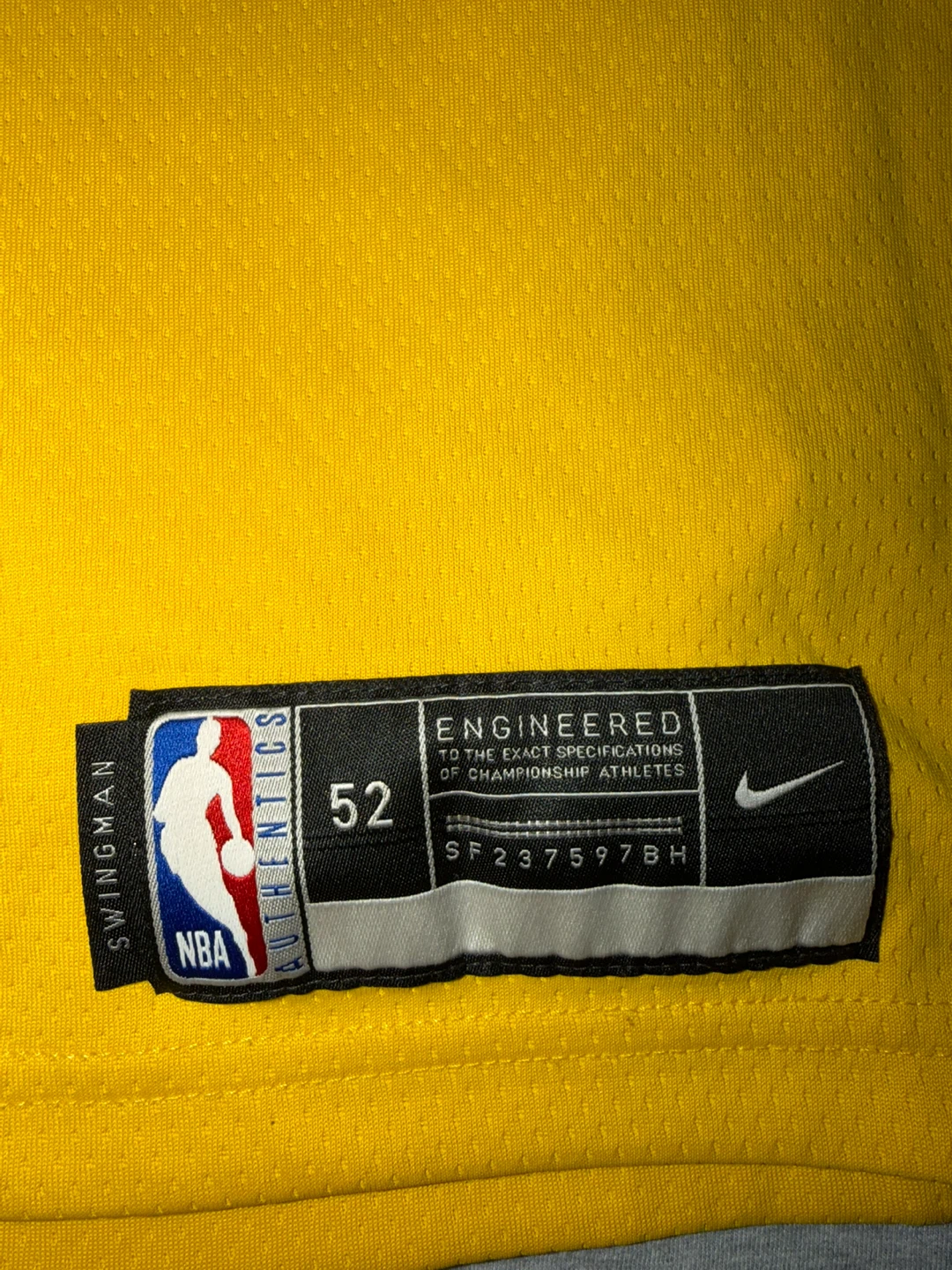 Nike Los Angeles Lakers LeBron James #23 Swingman Jersey Size 52 - photo 2