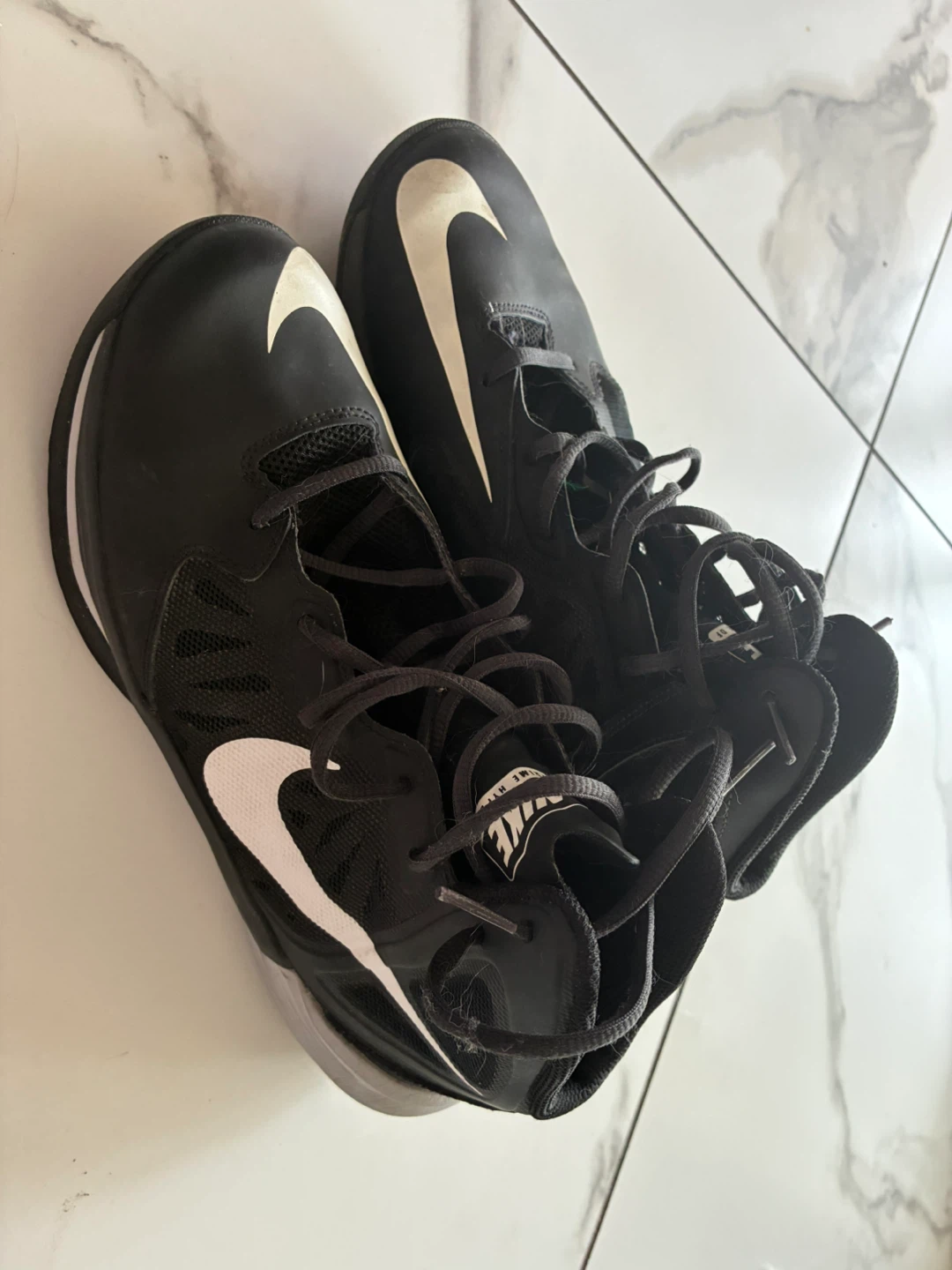 Nike Basketball Shoes - photo 2