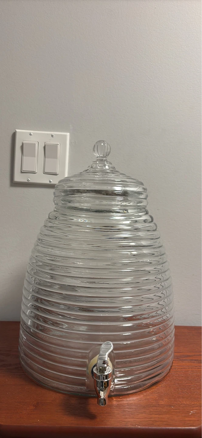 Glass Beverage Dispenser with Spigot