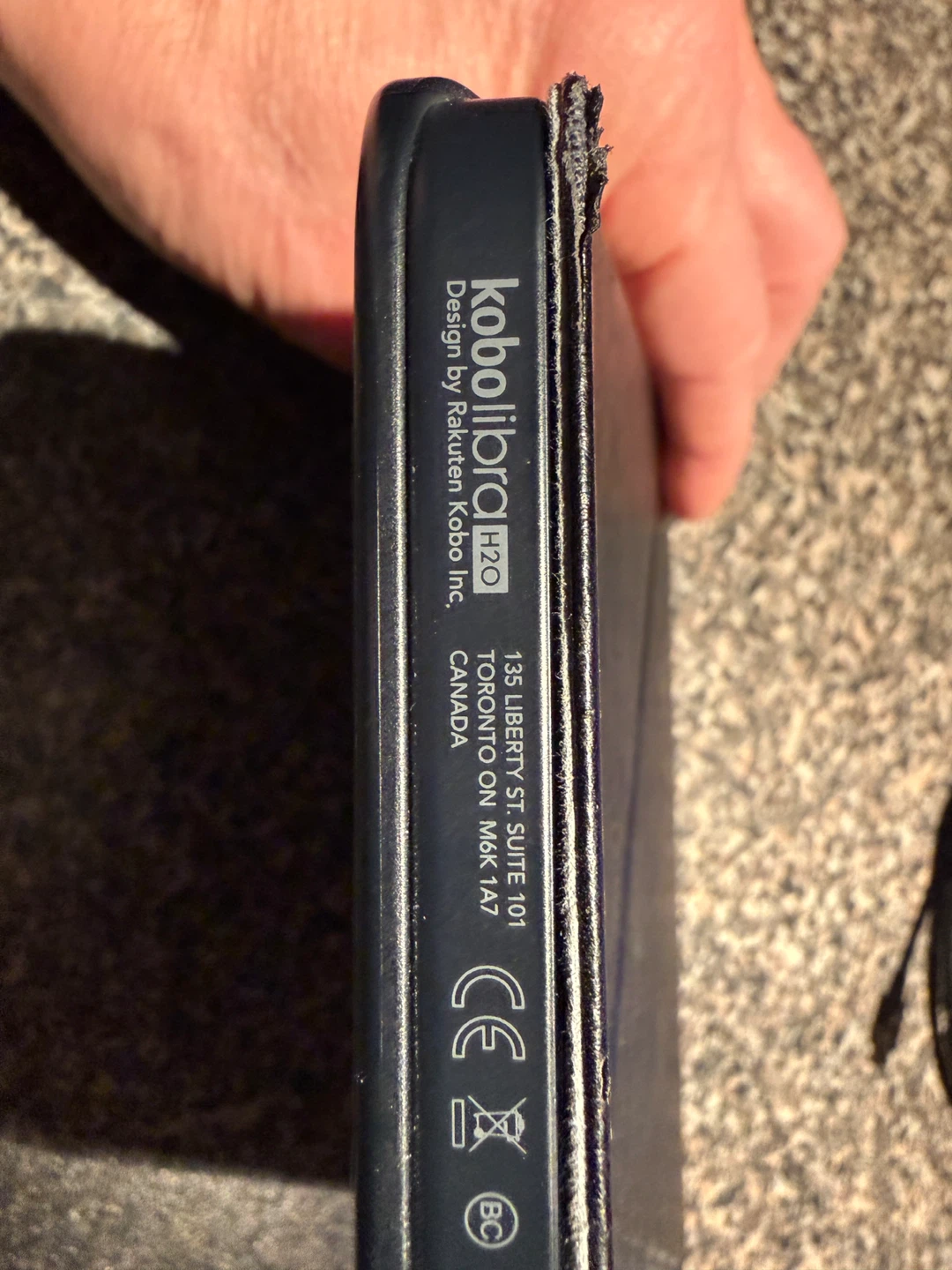 Kobo Libra H2O E-Reader with Case and USB Cable - photo 3