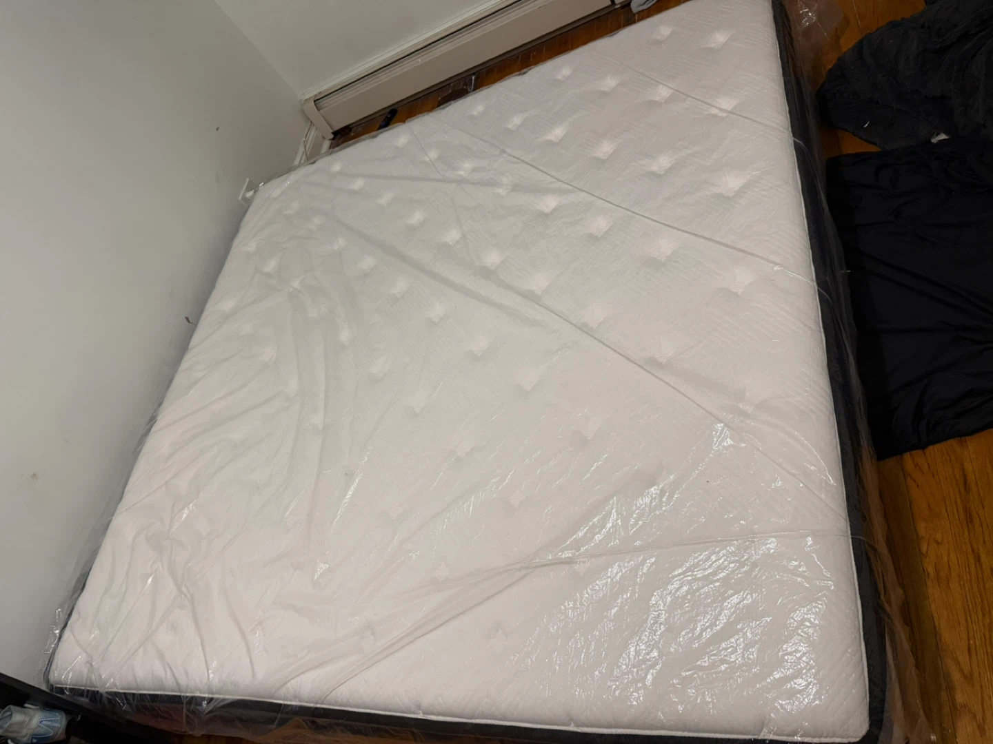 Queen Size Mattress - White/Black - photo 5