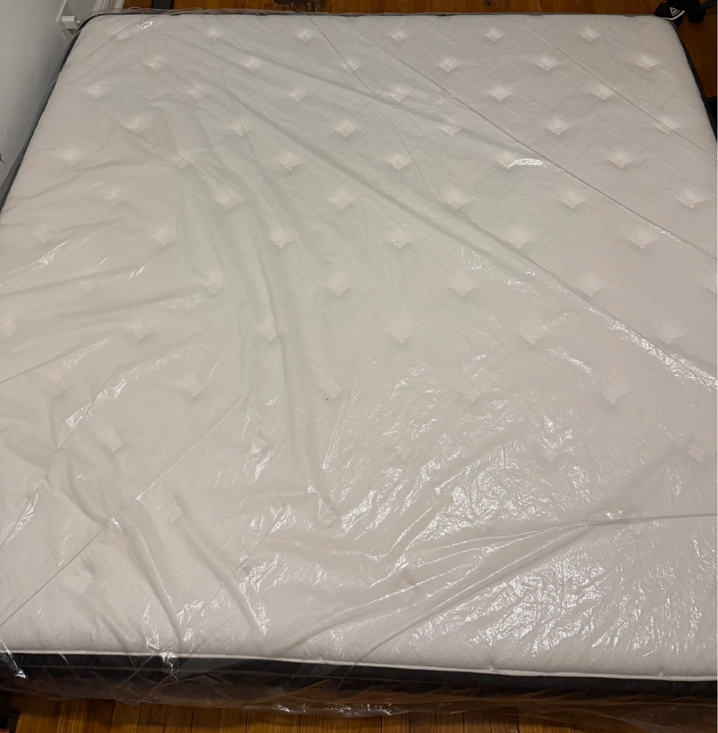 Queen Size Mattress - White/Black - photo 4