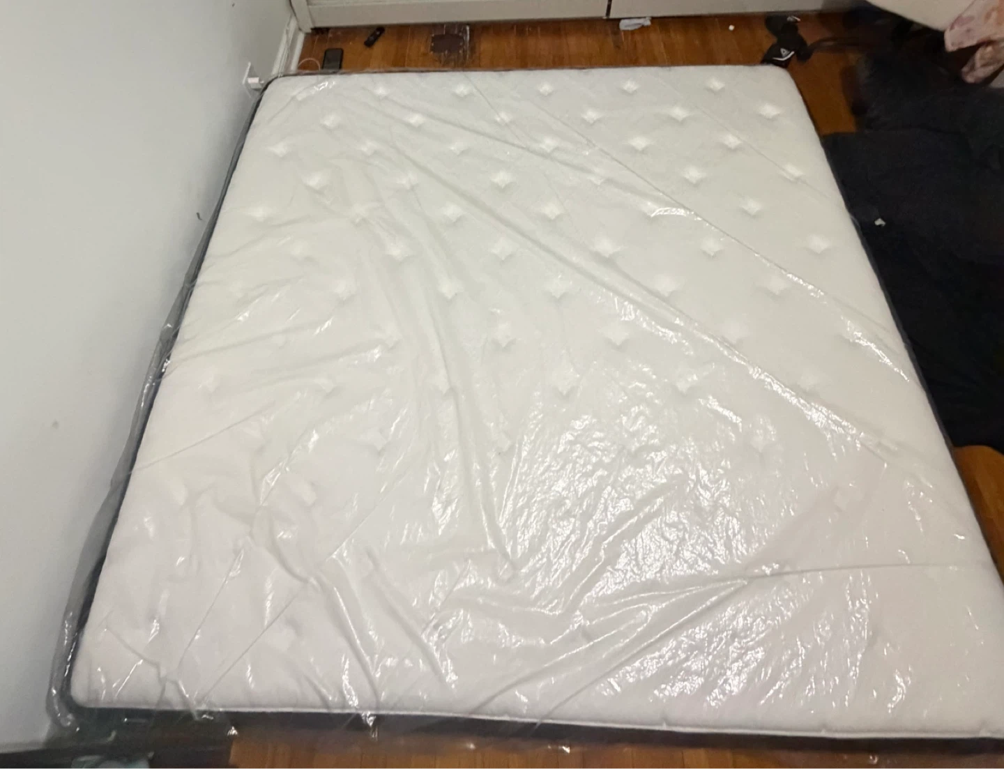 Queen Size Mattress - White/Black - photo 3