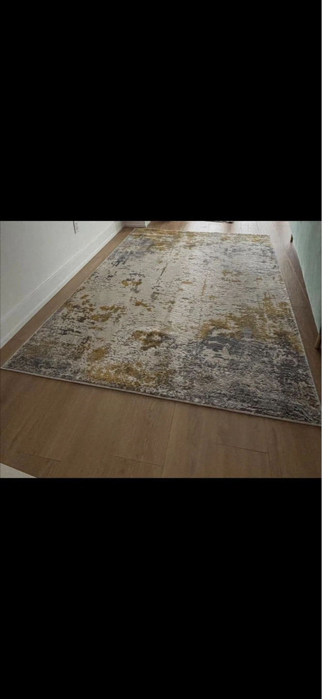 Allure Collection Area Rug 5'3" x 7'1" Gold