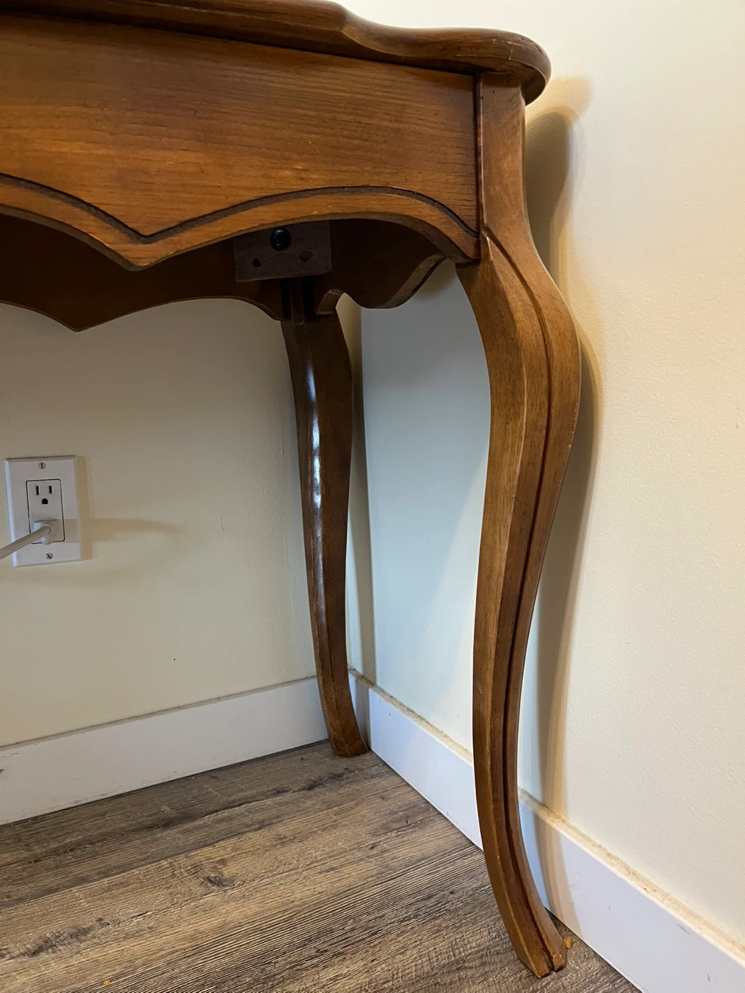 Wooden Console Table with Cabriole Legs - photo 2