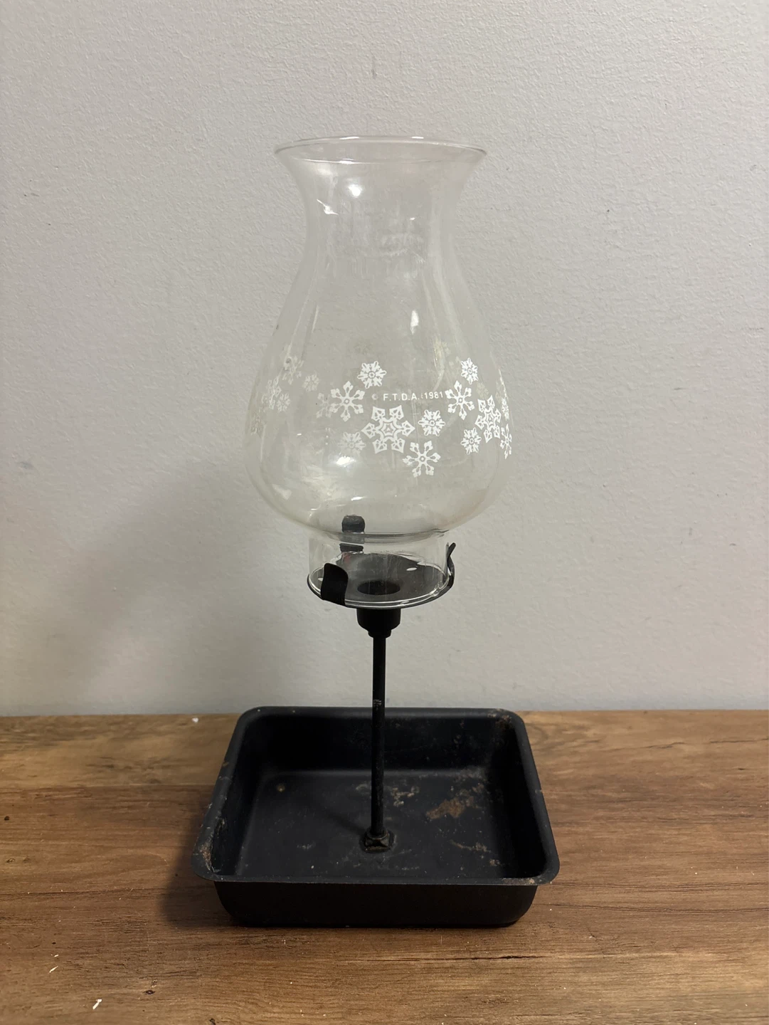Vintage Glass Hurricane Candle Holder with Snowflake Design - photo 3