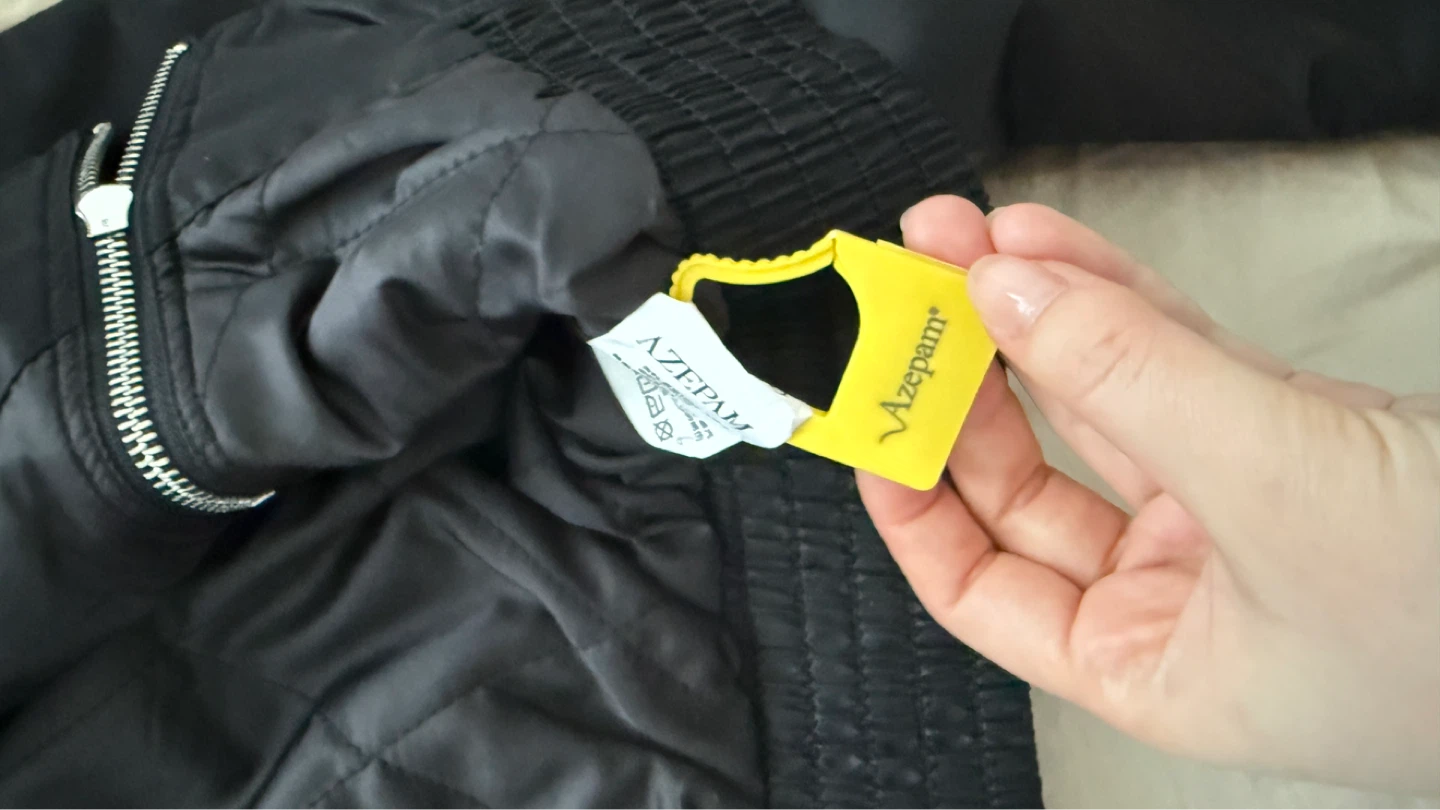 New with Tags AZEPAM Cropped Bomber Jacket - photo 5