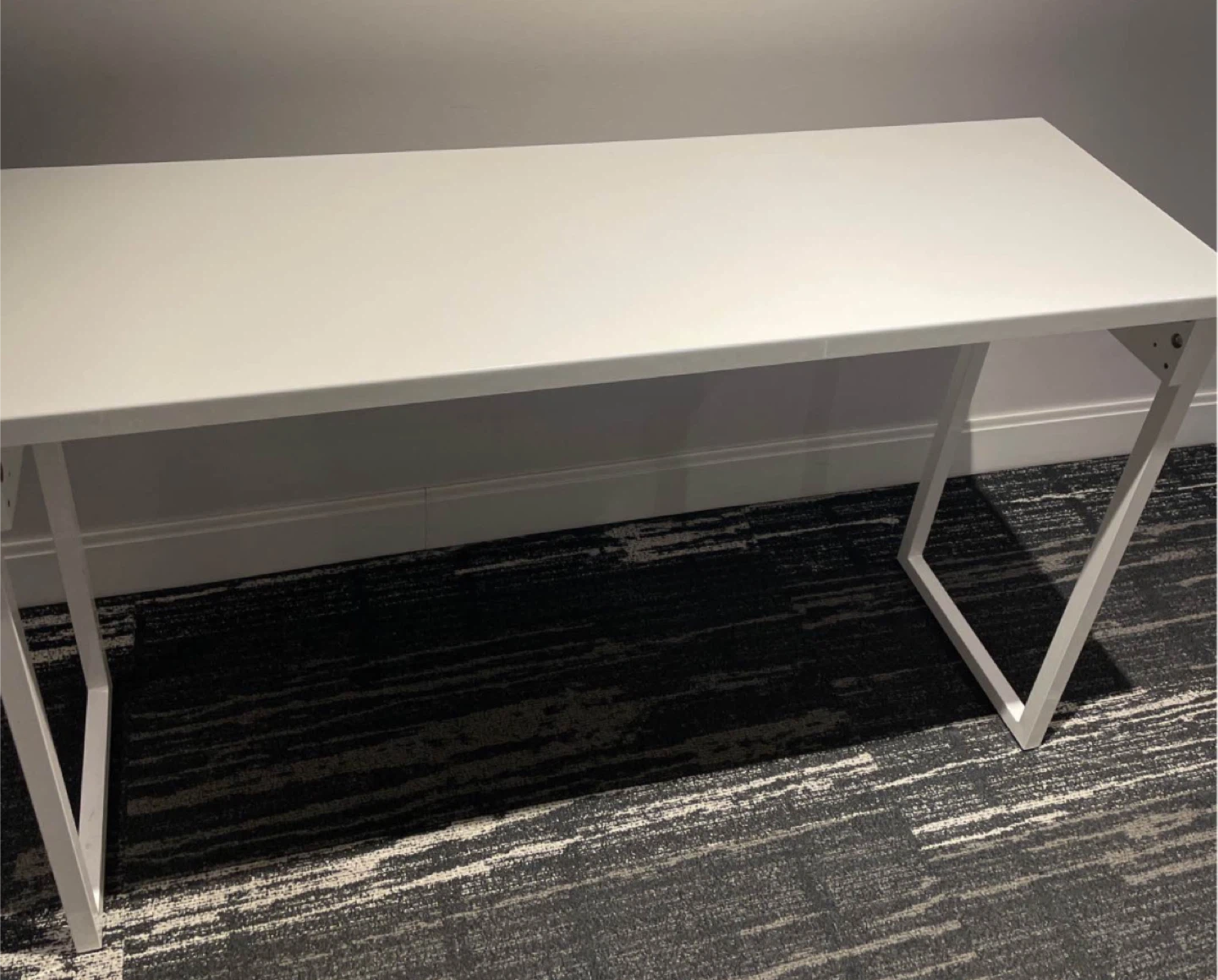 White Modern Desk