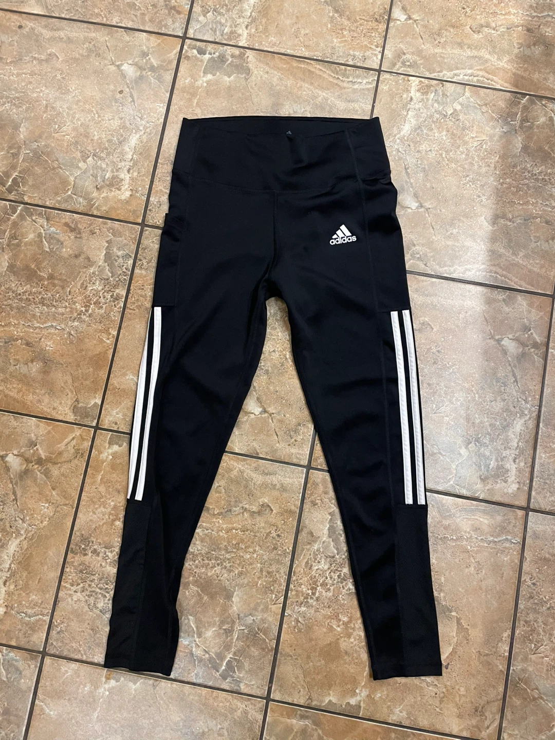 Adidas AEROREADY Leggings 🌱