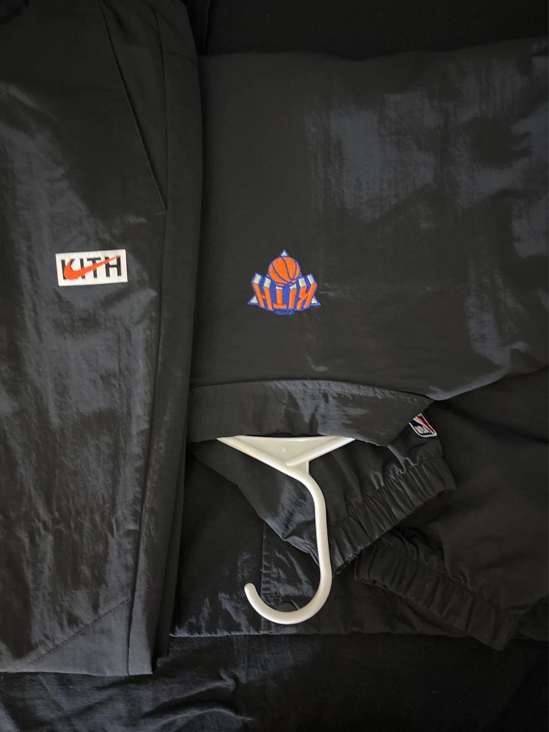 Kith x Nike New York Knicks Tracksuit Jacket & Pants Set - photo 3