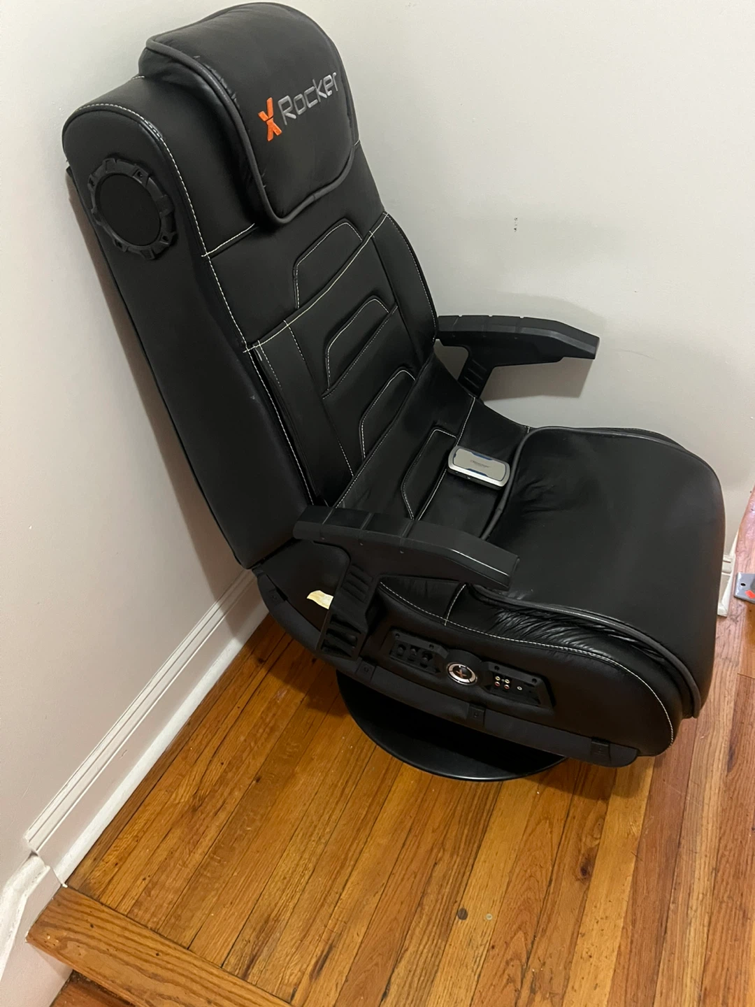 X-Rocker Gaming Chair with Remote - photo 2