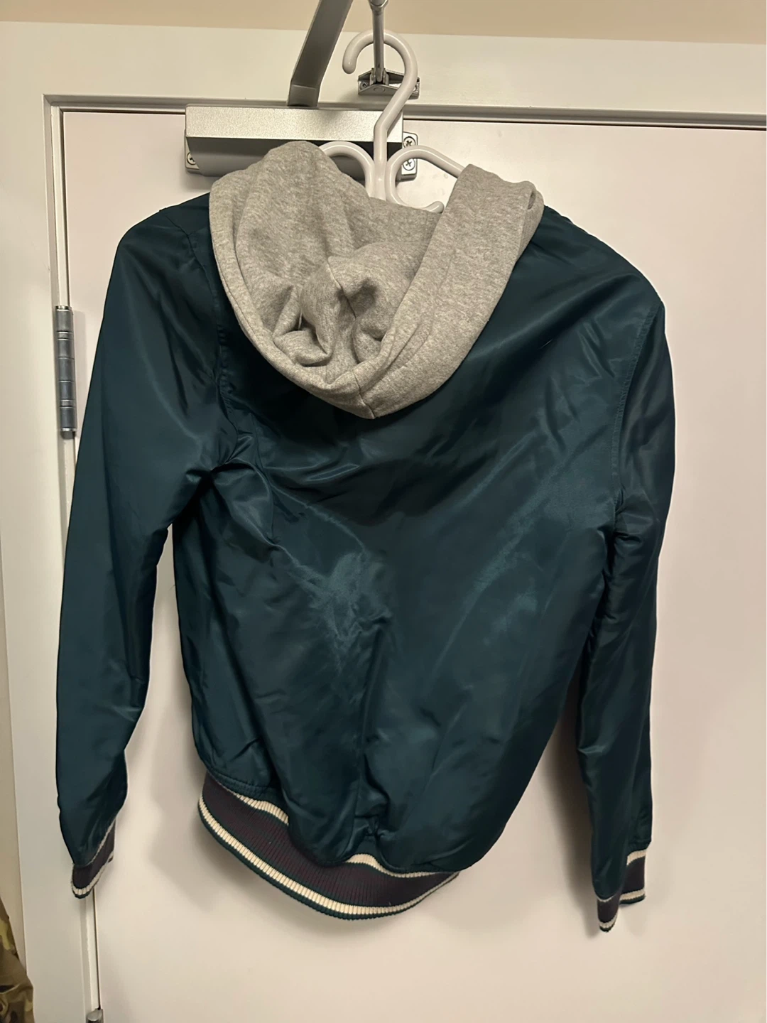 H&M Teal Bomber Jacket with Grey Hoodie XS - photo 4