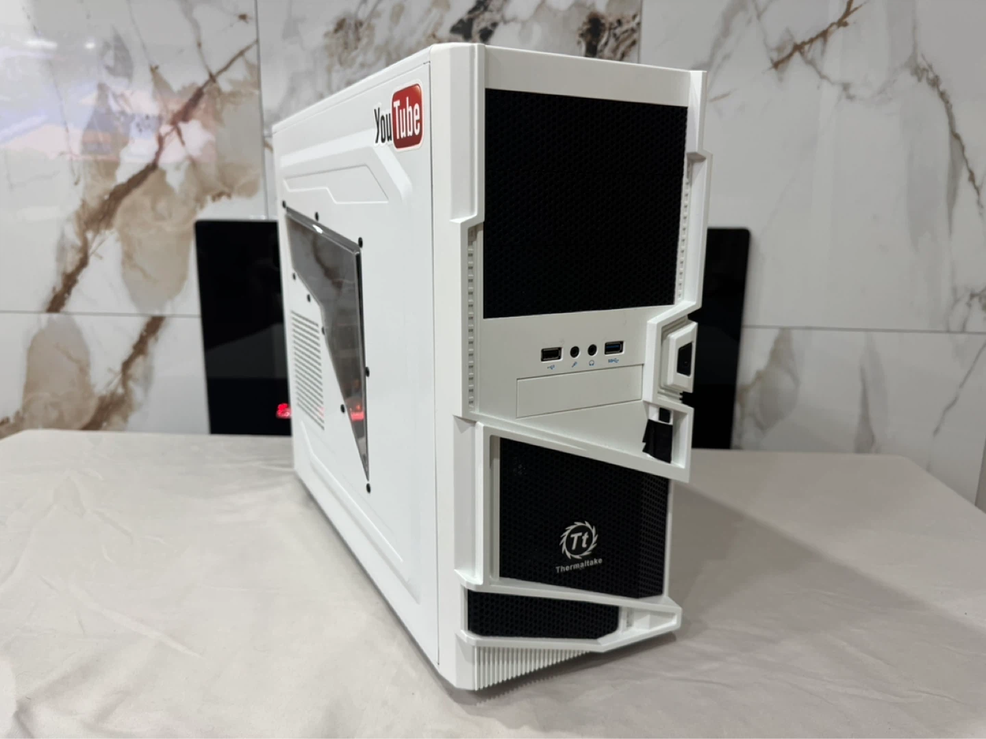 White Thermaltake Case | Clean Budget White Build Case