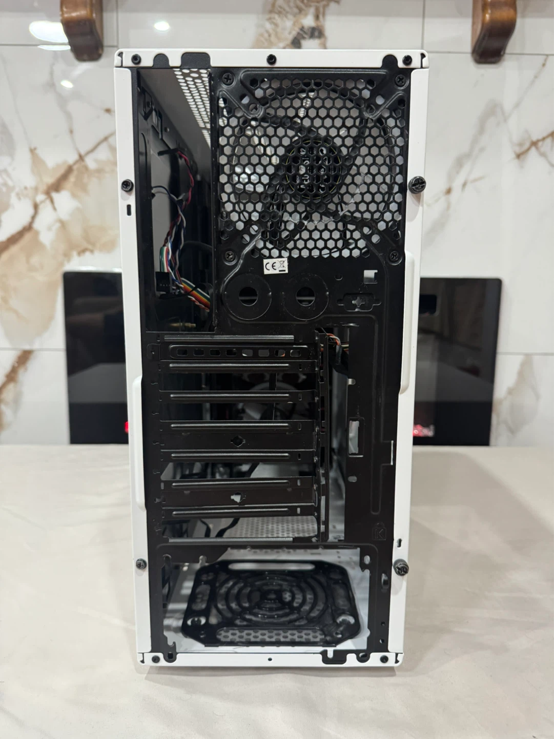 White Thermaltake Case | Clean Budget White Build Case - photo 5