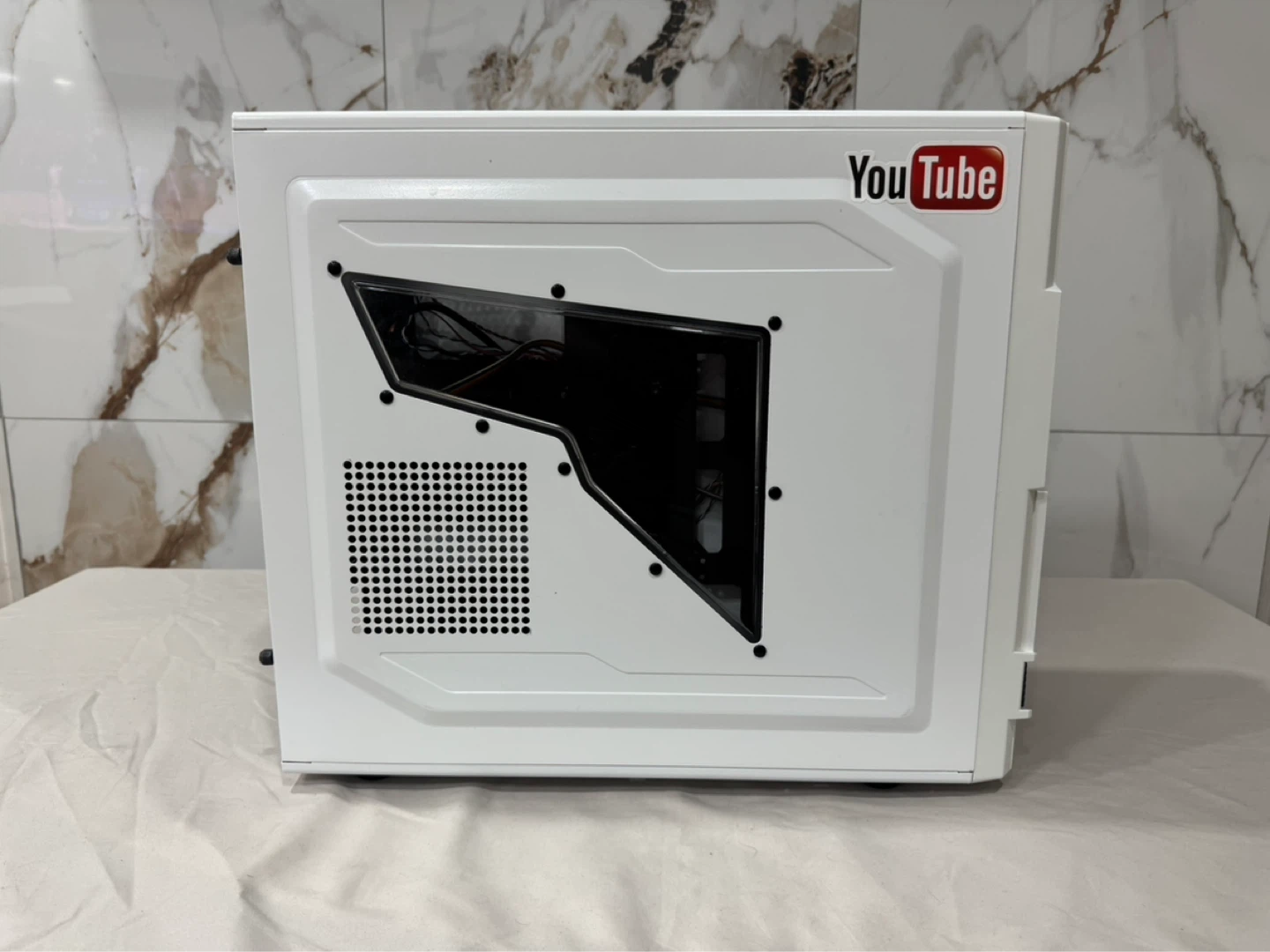 White Thermaltake Case | Clean Budget White Build Case - photo 4