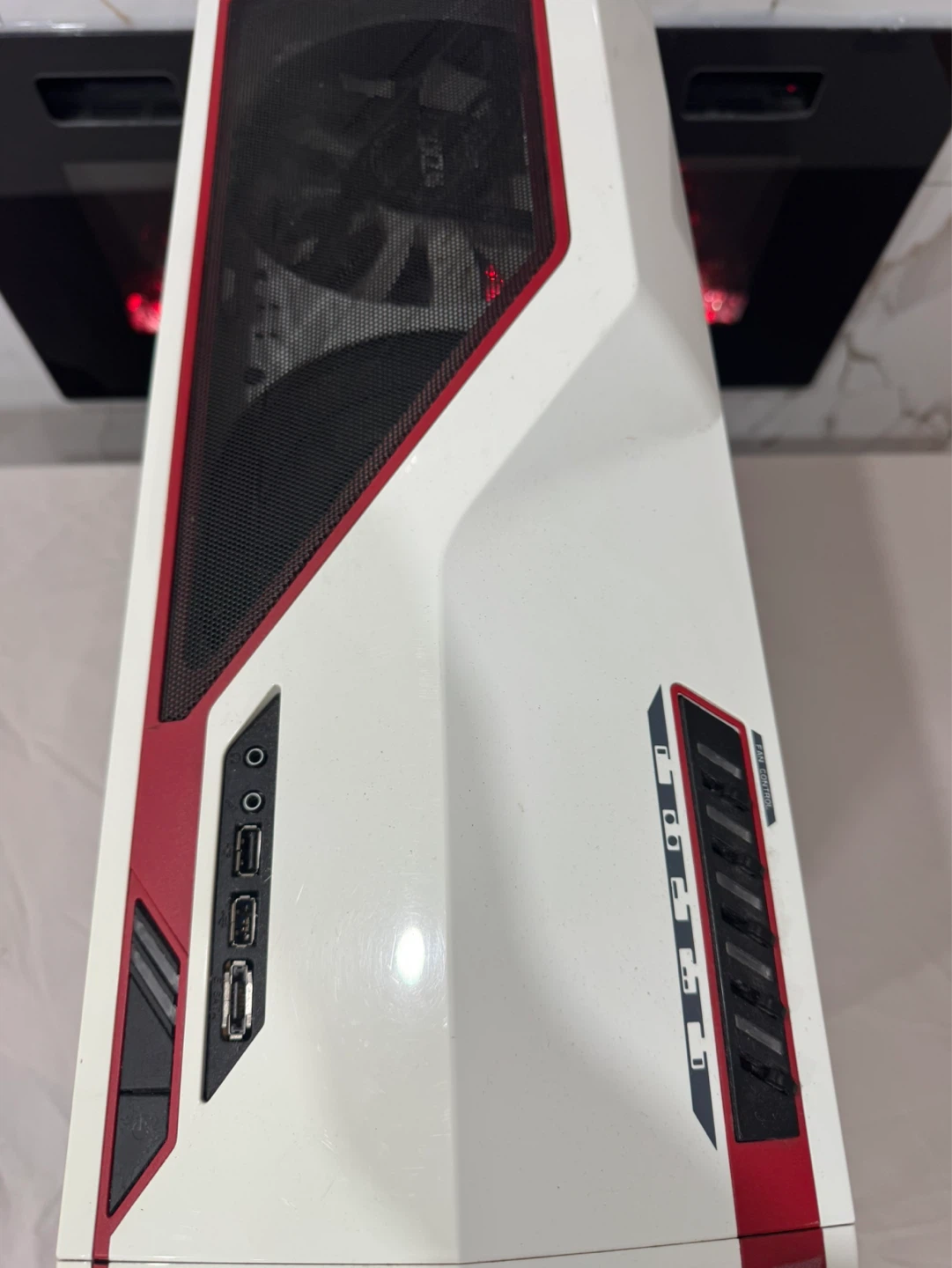 White NZXT Case | Minimalist Clean Build Case - photo 3