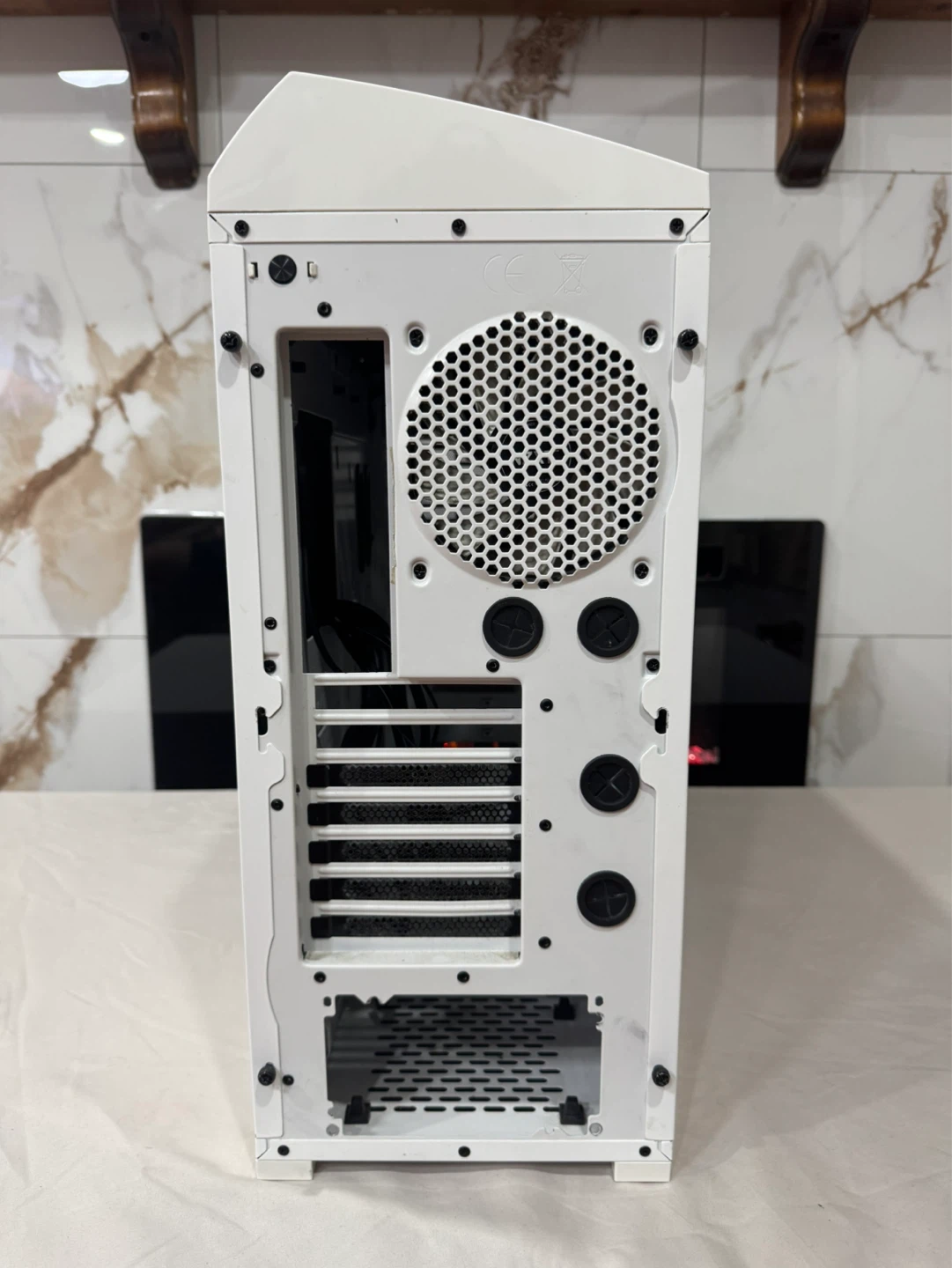 White NZXT Case | Minimalist Clean Build Case - photo 5
