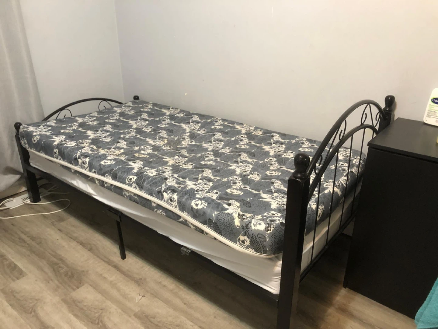 Twin Bed Frame with  double Mattress
