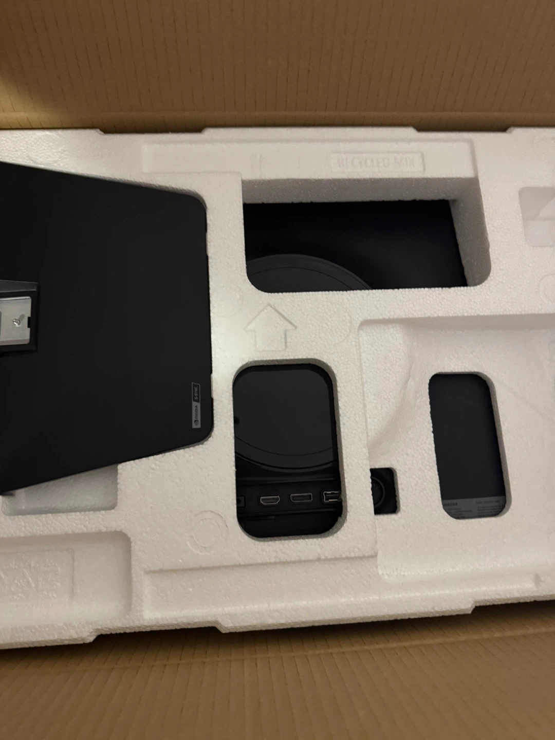 27 inch Samsung G5 OLED Odyssey Gaming Monitor - photo 5