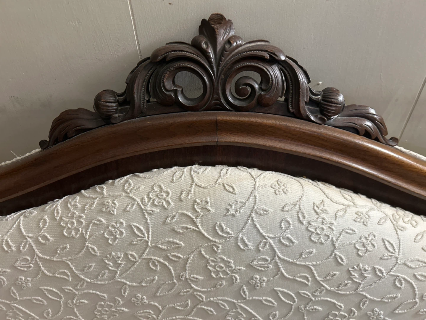 Antique Style Settee Couch - Ornate Wood Frame - photo 2