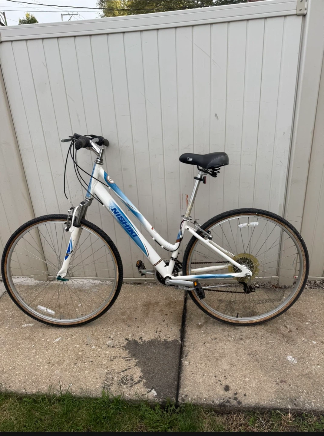 Nishiki Contour Women's Hybrid Bike - 15" Frame Size