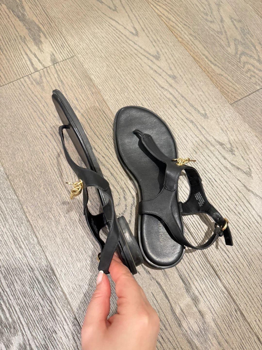 Michael Kors Leather Sandals with Gold Hardware - Size US 7.5 - photo 5