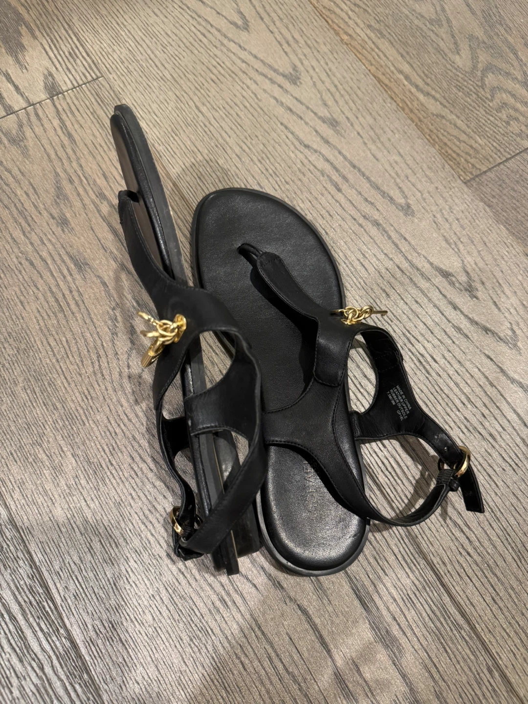 Michael Kors Leather Sandals with Gold Hardware - Size US 7.5 - photo 3