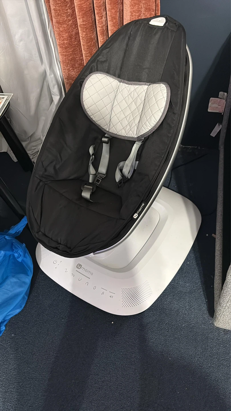 4moms mamaRoo Multi-Motion Baby Swing with Bluetooth