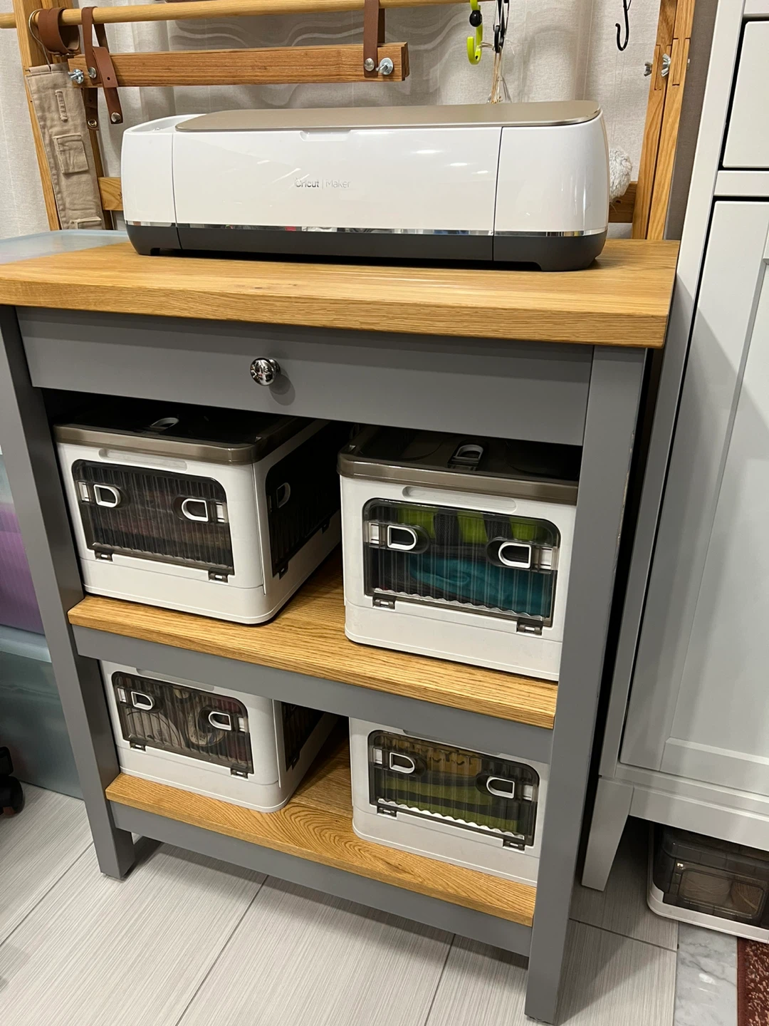 Kitchen Island + Wall shelf – Great Condition