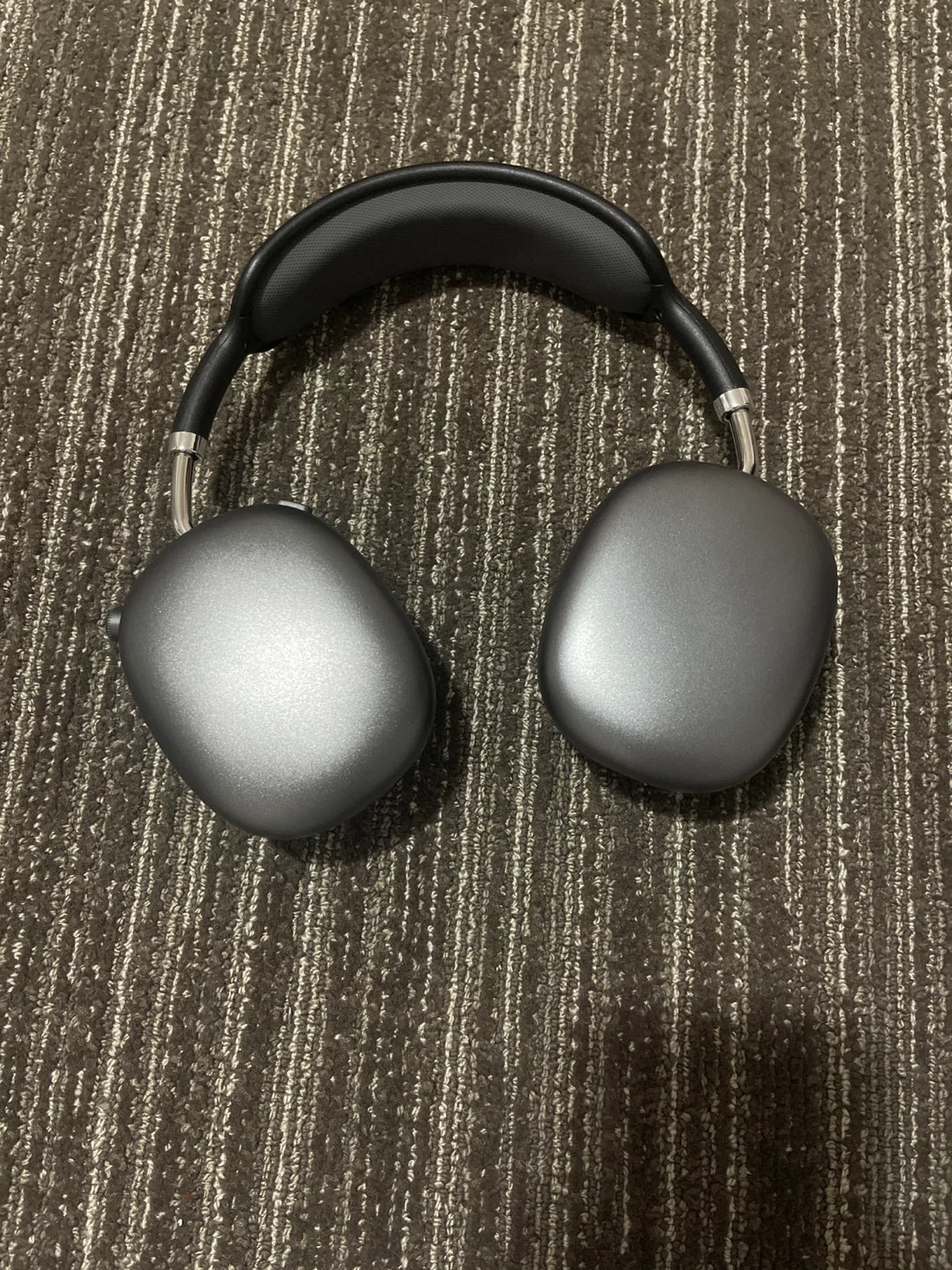 Over-ear Headphones with Charging Cable - photo 2