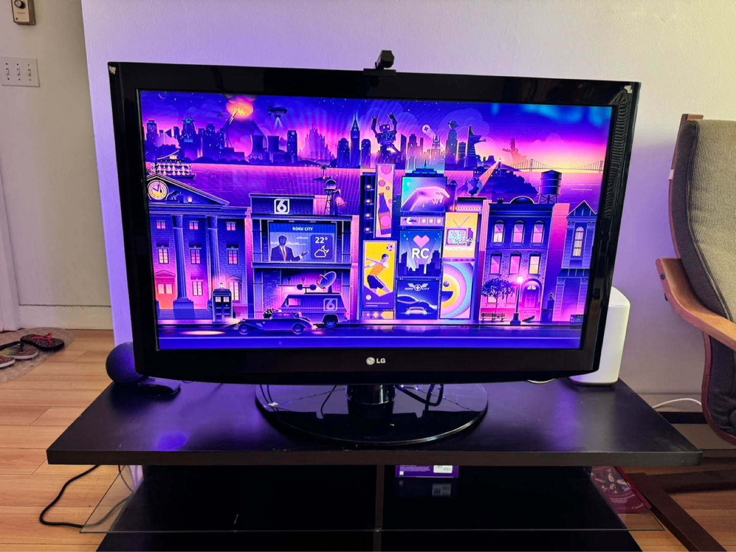 37inch tv + roku