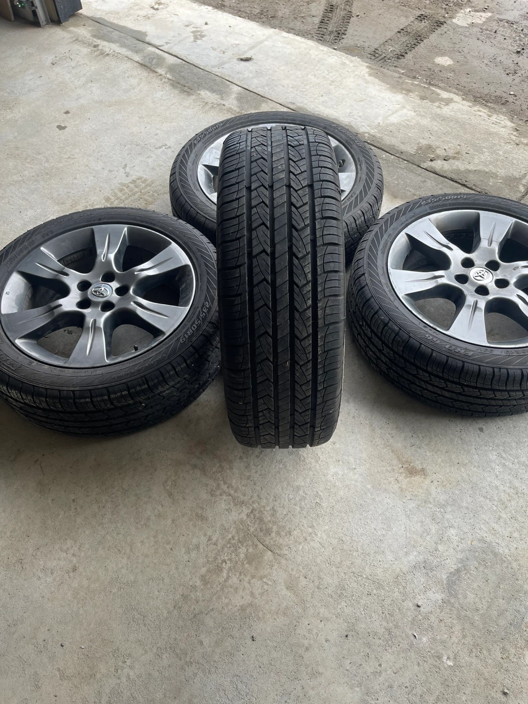 Toyota sienna Tires and Rims - photo 4