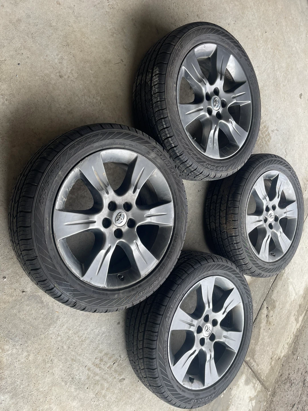Toyota sienna Tires and Rims - photo 2