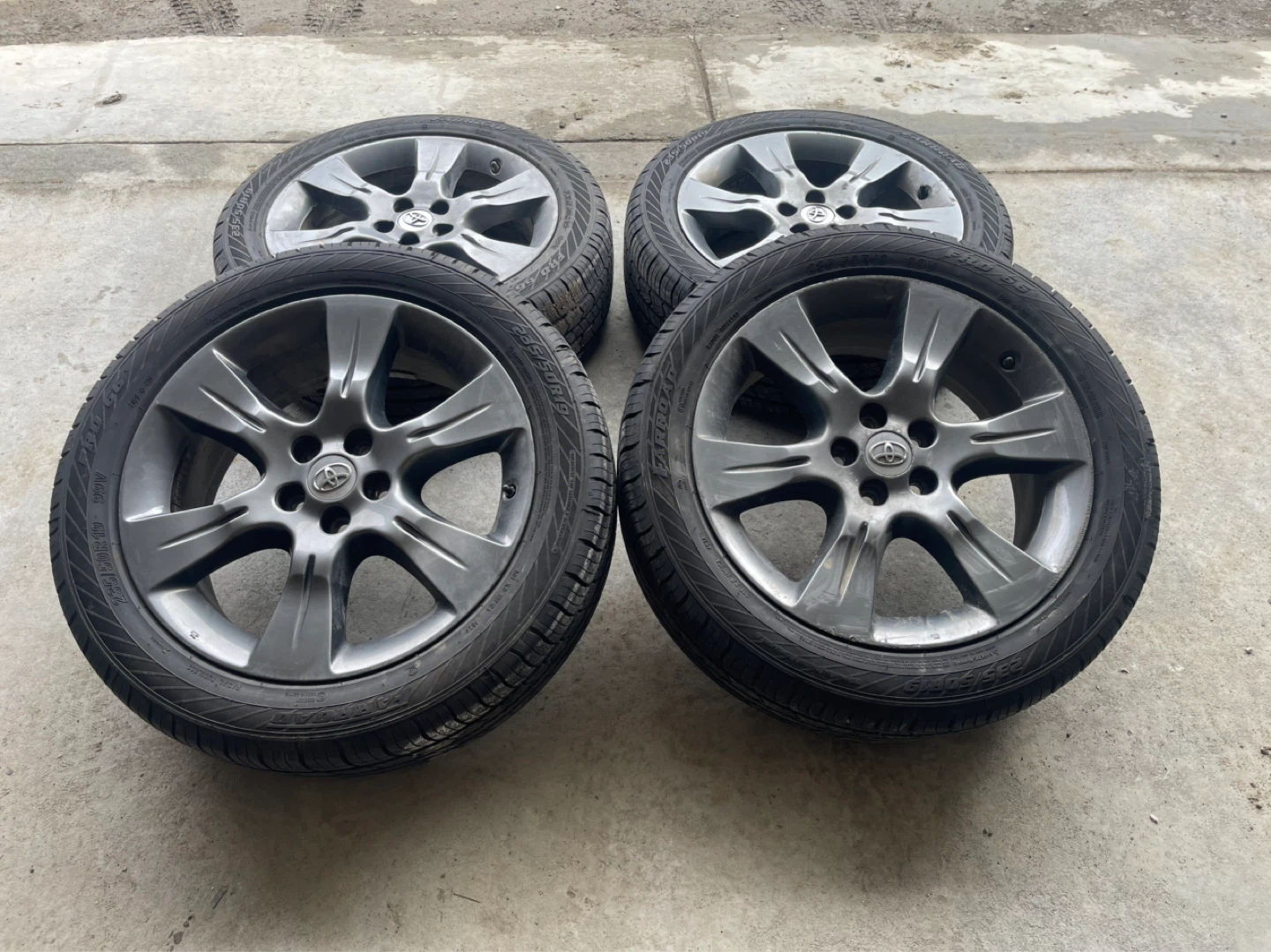 Toyota sienna Tires and Rims
