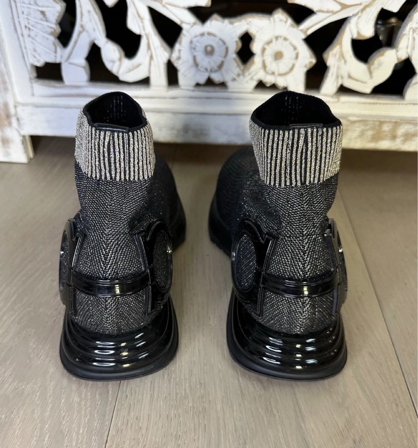 🌱  $795 7.5 C FERRAGAMO Gardena BLK Metallic Sock Sneakers LOGO - photo 5